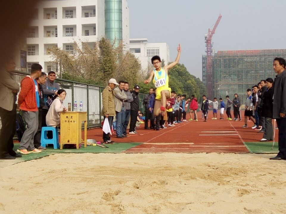 我校田径健儿在第七届市直学校田径运动会中获得佳绩