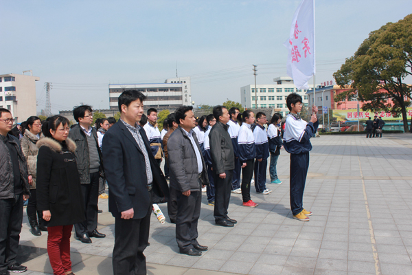 缅怀革命先烈 弘扬民族精神——清明祭扫活动